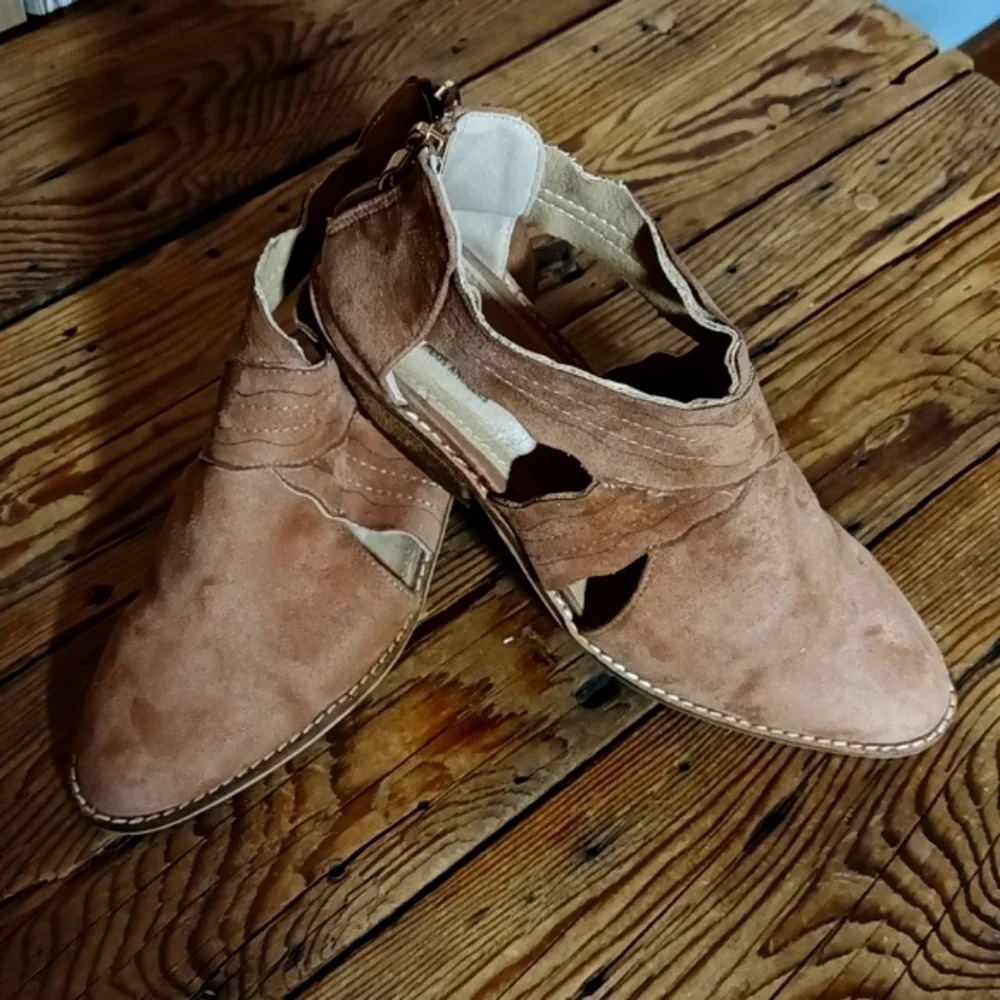 Cowgirlcore Let's See Style Los Angeles Suede cutout bootie with heel zipper 6 - Picture 13 of 14